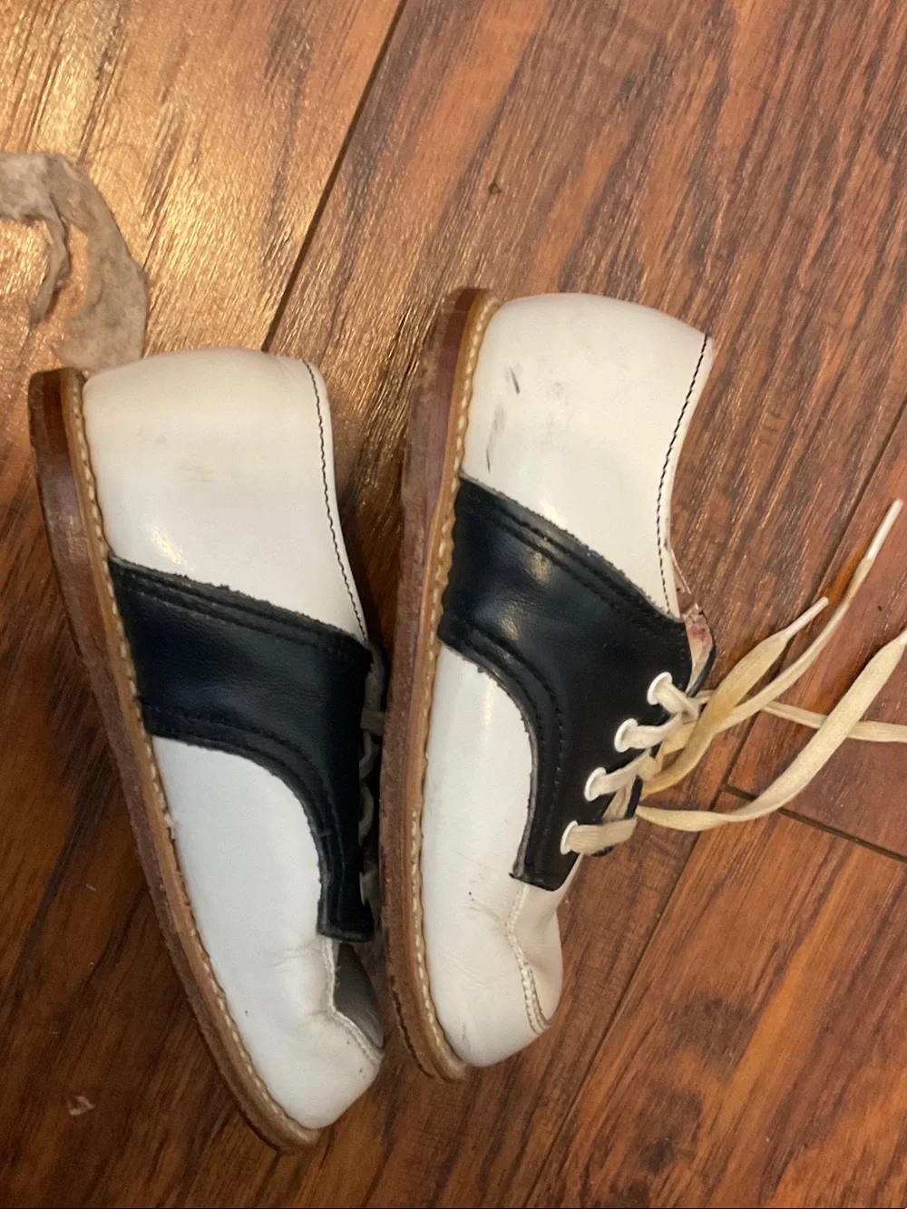 Stride Rite White and Black Leather Lace-Up Kids Beginner walking Shoes